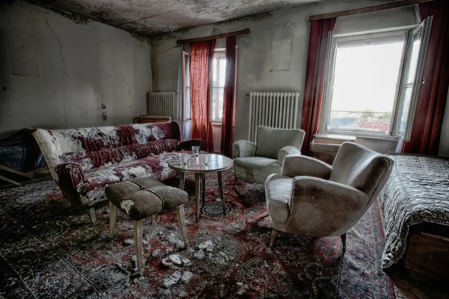 How Water Damage Restoration Protects Window Glass in Santa Monica, CA How Water Damage Restoration Protects Window Glass in Santa Monica, CA