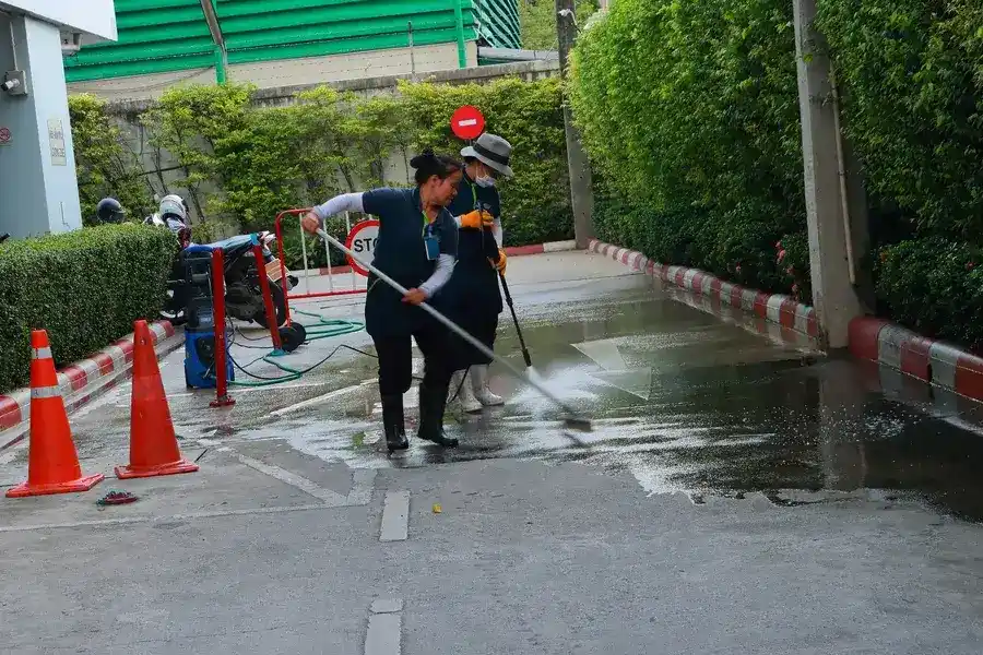 When Concrete Cleaning Prevents Window Staining in Santa Monica, CA When Concrete Cleaning Prevents Window Staining in Santa Monica, CA