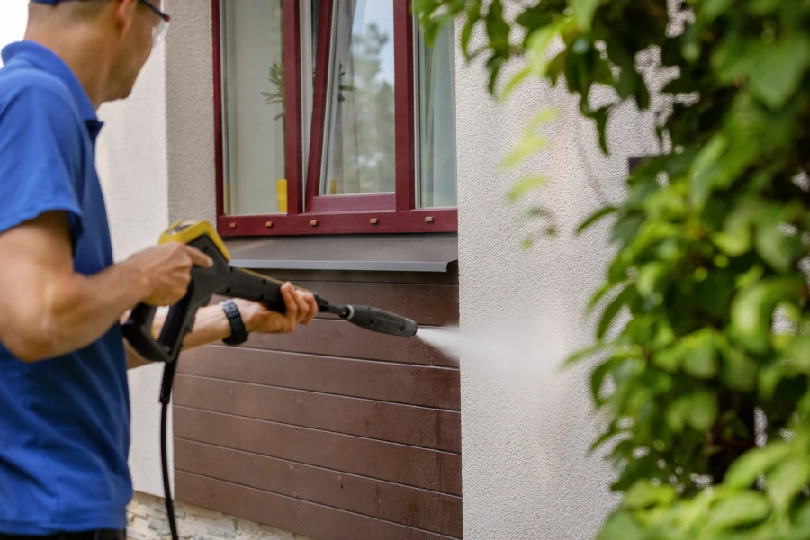Commercial Pressure Washing Commercial Pressure Washing